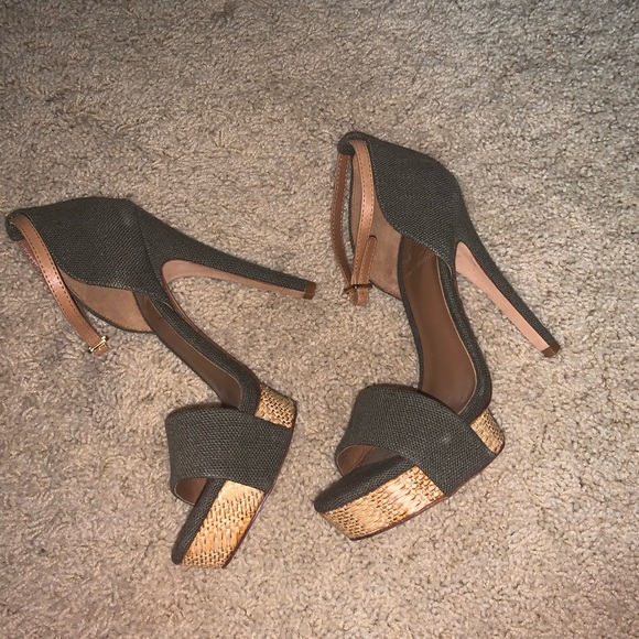 Tory Burch Green Amina Olive Canvas High Heel - Picture 4 of 11